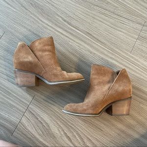 Suede heeled booties 🤍